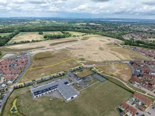 Public House and Convenience Store Development Opportunity
