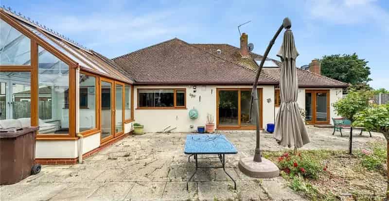 4 Bedroom Bungalow with Annexe For Sale