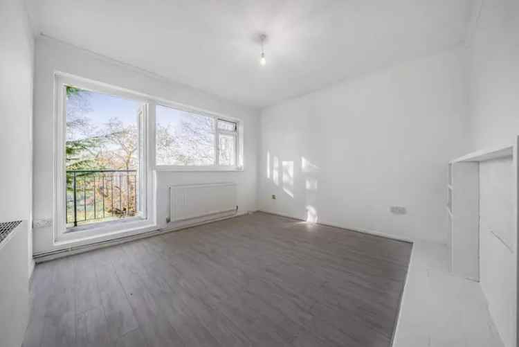 One Double Bedroom Flat near Southfields Tube Station Wimbledon Park