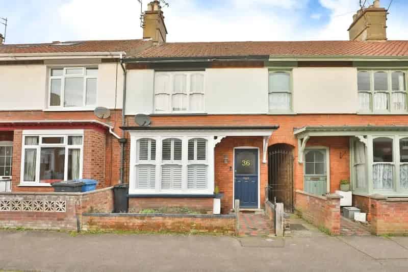 3-Bedroom Norwich Terrace House - Golden Triangle Location