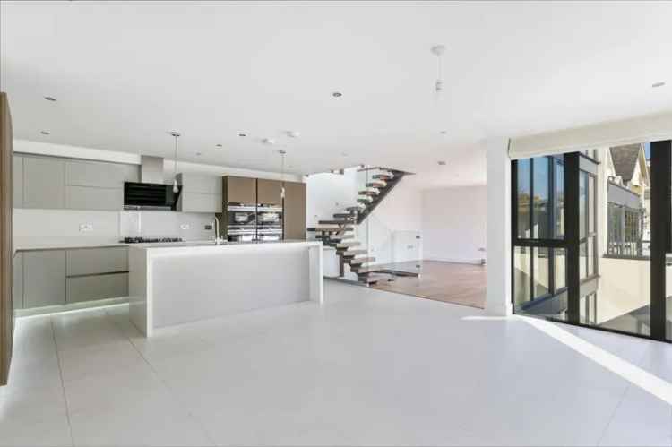 Historic City Home: Modern Elegance Meets Heritage Charm
