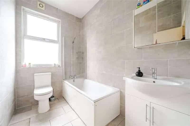3 Bed Maisonette For Sale - Renovation Project Near Leyton Tube