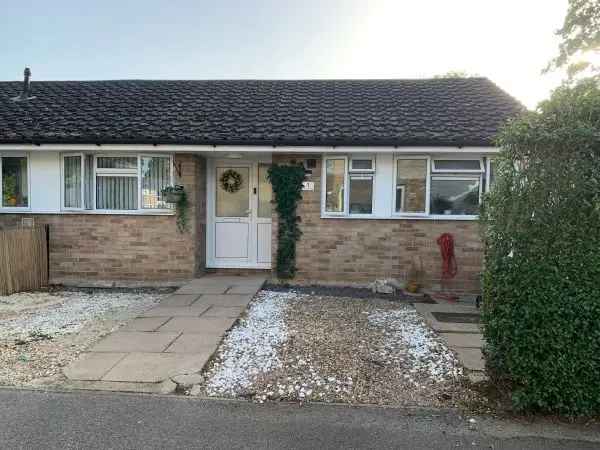 Bungalow For Rent in Mole Valley, England