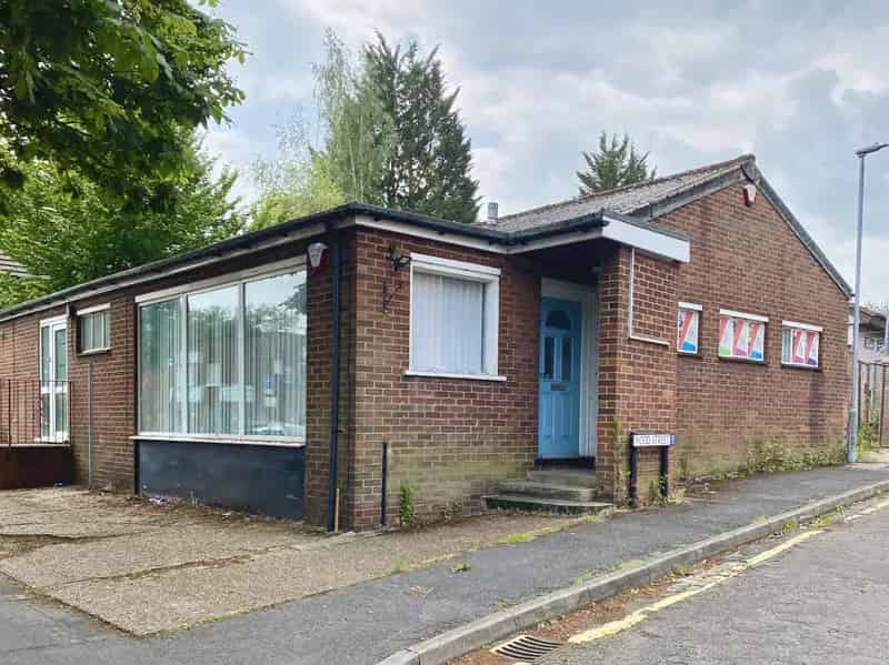 Commercial Property For Lease: Versatile Space with Parking and Yard