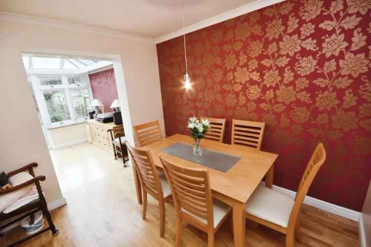 3 Bed House with Garage and Large Garden