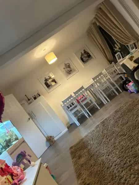 7 Bedroom House Newly Renovated with Modern Bathrooms