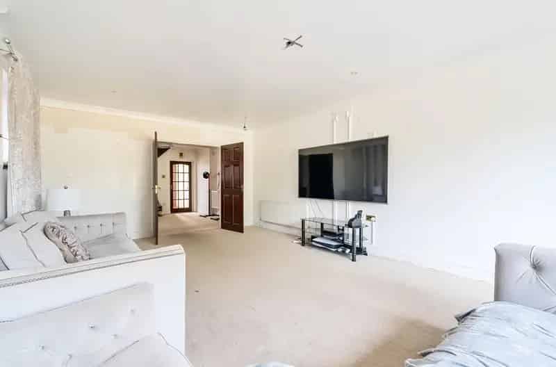 4 Bedroom Detached House Brookmans Park Large Garden Potential To Extend