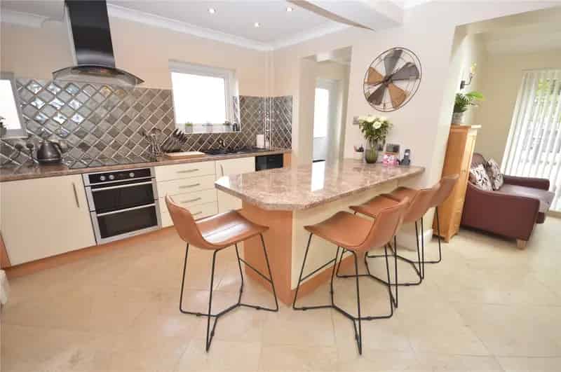 Three Bed Semi Detached House with Large Garden and Loft Space