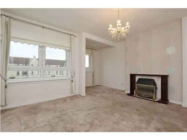 2 Bedroom Flat for Sale in Lochend, Edinburgh