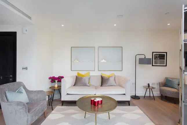 Flat for sale in Queenstown Road, London SW11