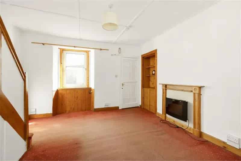 2 Bed Flat Juniper Green Double Upper 1 Reception