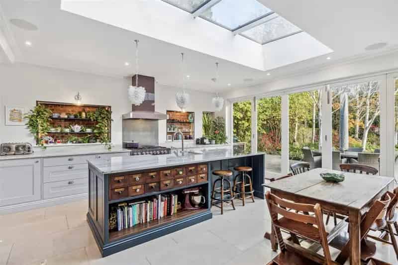 7 Bedroom Grade II Listed Home Detached Annexe Hemel Hempstead