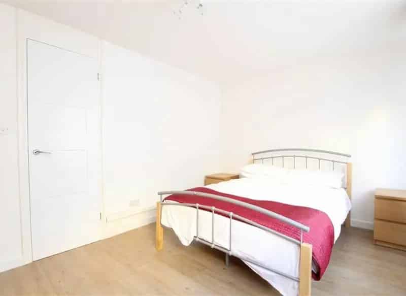 Refurbished 1-Bedroom Flat Orient Wharf Thames Views