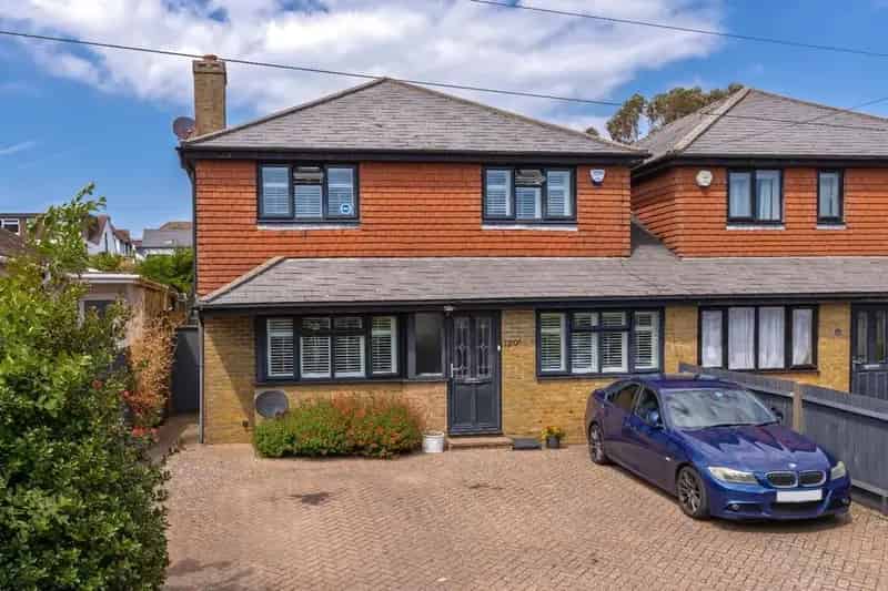5 Bedroom House for Sale