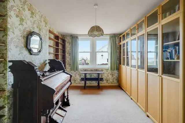4 Bedroom Detached House for Sale near Linlithgow