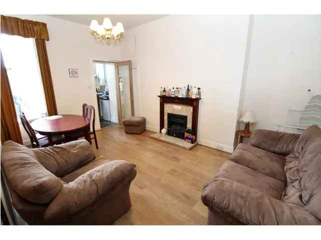 3 bedroom flat  for sale