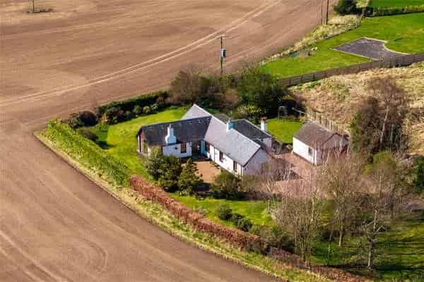 Charming 1900s Cottage 3 Bedrooms 1.5 Acres Garden Double Garage