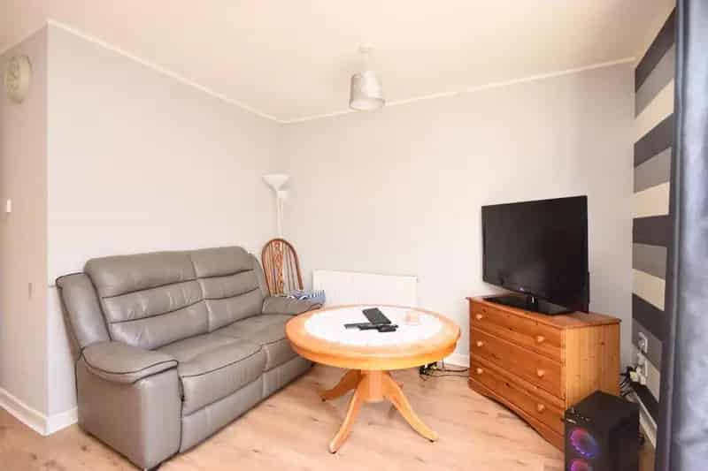 2 Bedroom Flat for Sale in Glasgow and Lanarkshire