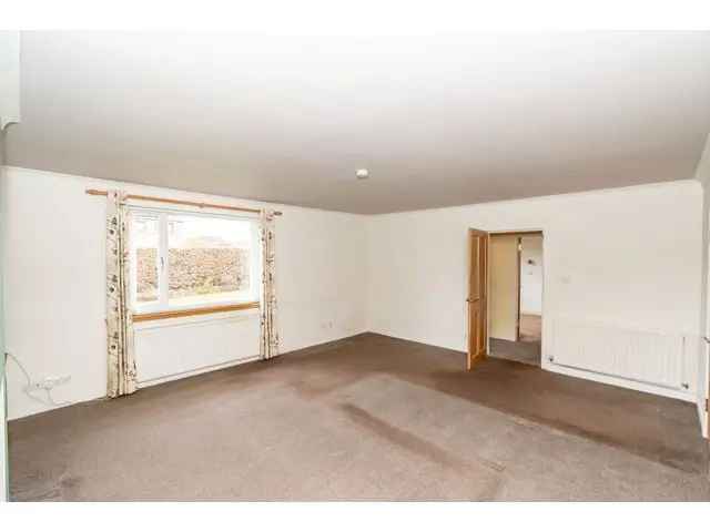 4 Bedroom Detached House for Sale in Eskbank