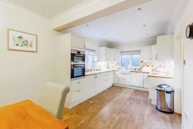 Bungalow For Sale in Station Road, Irchester, England