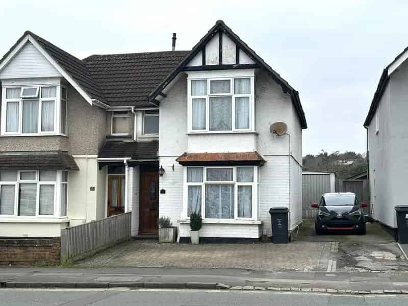 3 Bed Semi Detached House Freehold