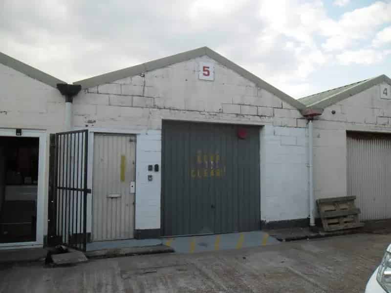 Mid Terrace Warehouse Unit To Let