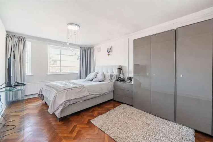 3 bed flat for sale