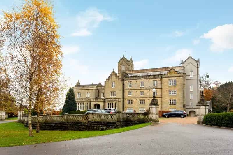 2 Bedroom Apartment to Rent in Warnham West Sussex