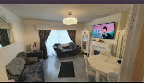 2 Bedroom Ground Floor Maisonette with Garden