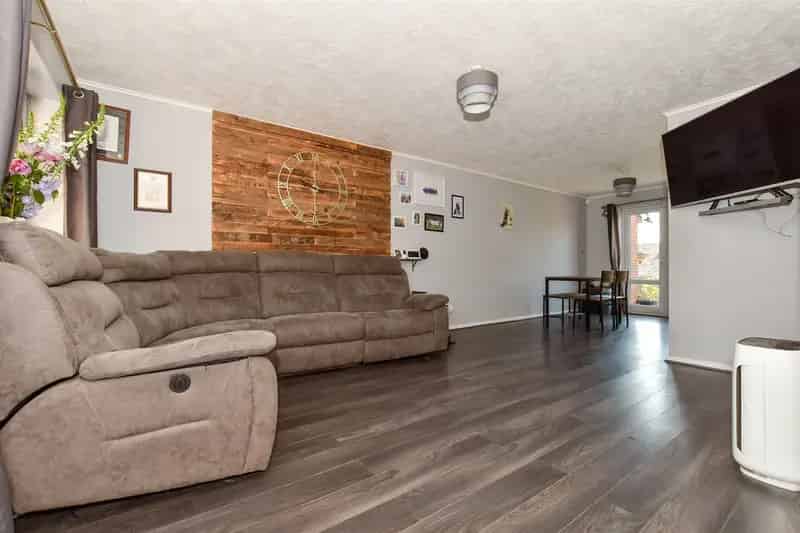 3 Bedroom Semi-Detached House for Sale in Minster