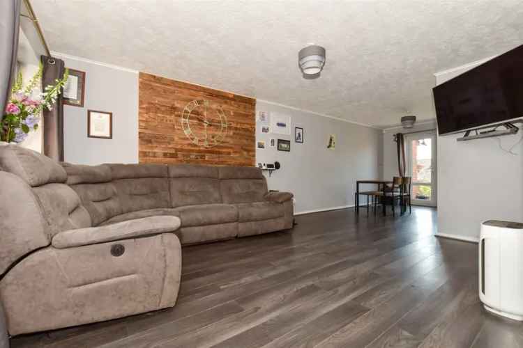 3 Bedroom Semi-Detached House for Sale in Minster
