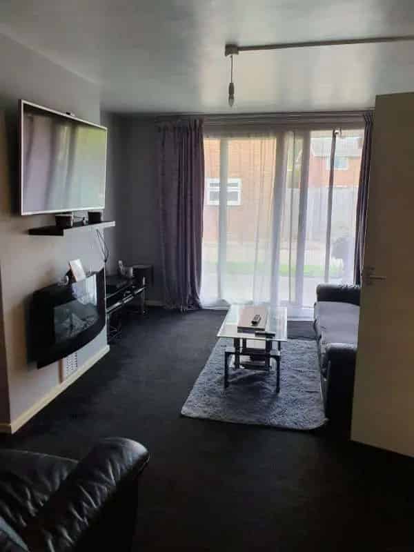 Newly Decorated Apartment Near Bus Route with Parking