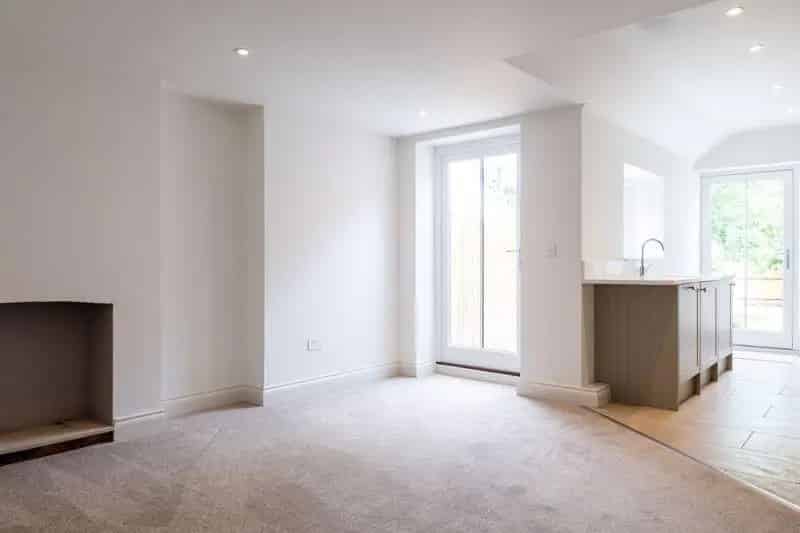 2 Bed Period Property Canterbury Modern Bathroom Large Garden