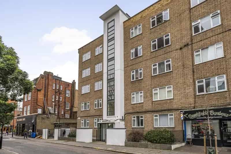 Two Bedroom Apartment with Private Balcony Near Amenities