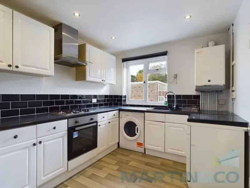 2 bedroom Flat
 To Rent