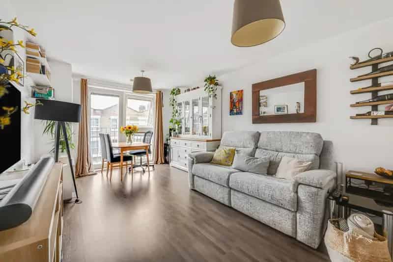 Two Double Bedroom Flat near West End Lane