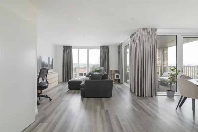 2 Bedroom Flat House to Rent in Ridgeway Views