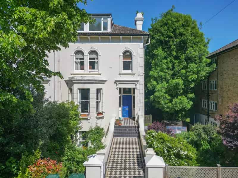6 Bedroom Victorian House for Sale in Preston Park Brighton