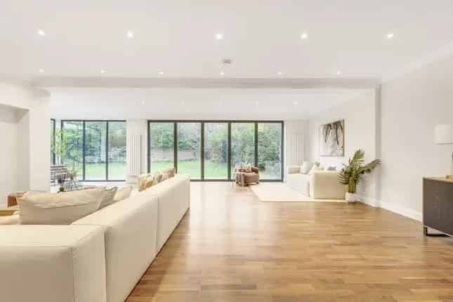 5 6 Bedroom Detached House for Sale in Ealing