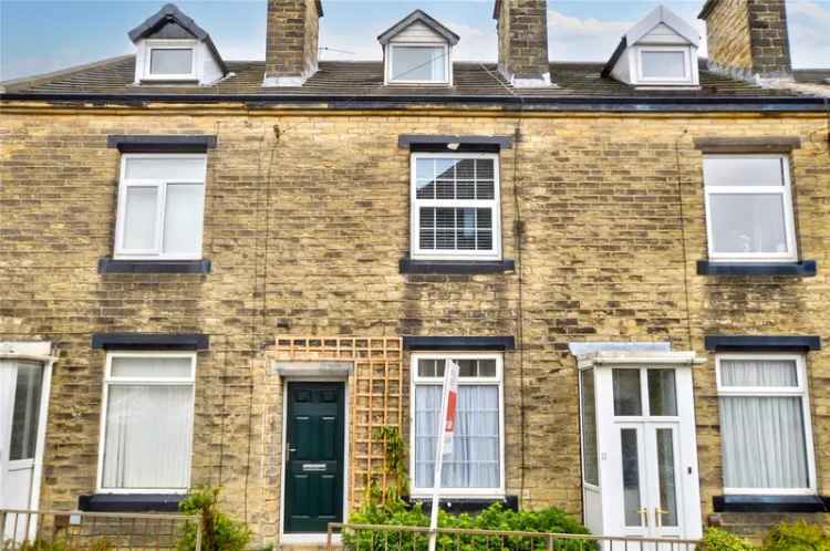 House For Sale in Leeds, England