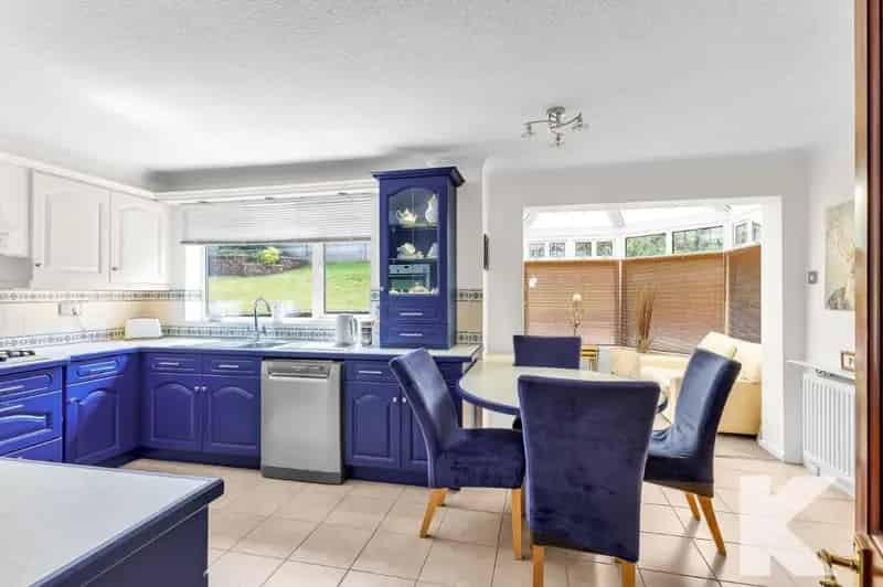 5 Bed Detached House For Sale
