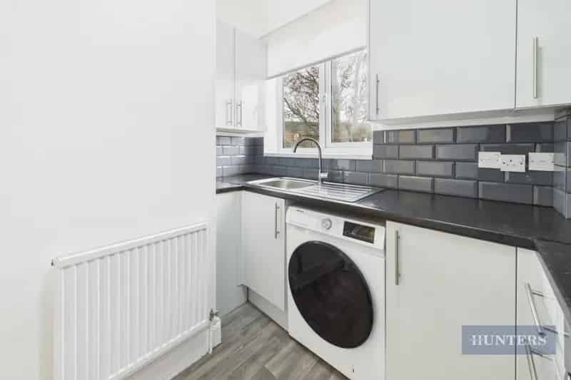 1 Bedroom Flat Let Agreed Newly Refurbished 560 SQ FT