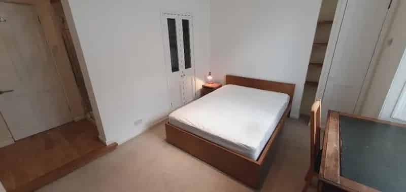 2 Bedroom Flat House to Rent
