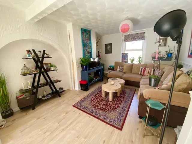 3 Double Bedroom House Near Wolverton Station - Zero Deposit Available