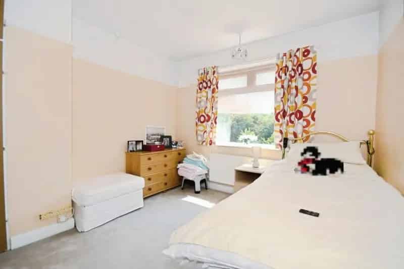 3 Bed Semi-Detached House for Sale No Upward Chain Large Garden