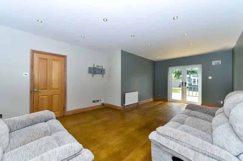 3 Bedroom Semi Detached House to Rent Belfast BT4