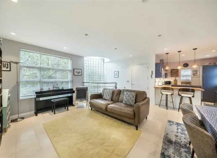 Modern 3-Bed House Near Hilly Fields  Excellent Transport Links