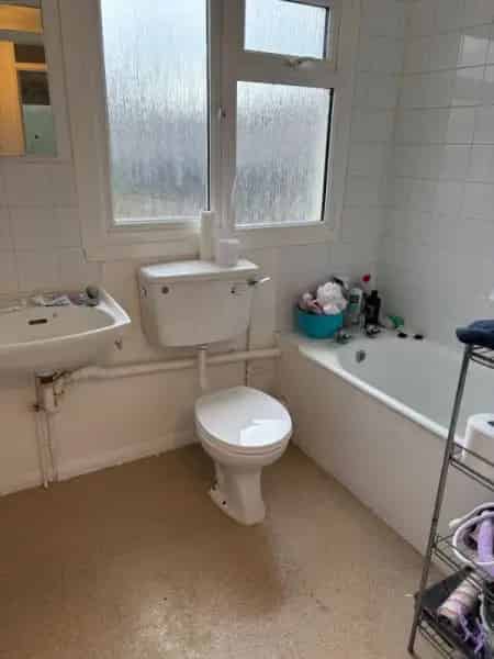 Spacious One Bedroom Flat Near Reading Center