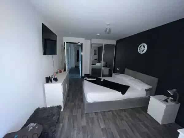 Flat For Rent , Crawley, England