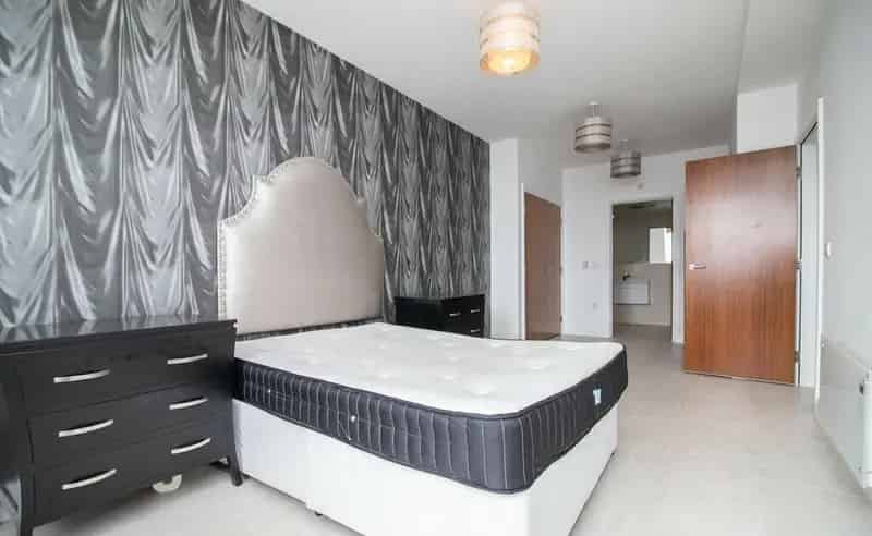 3 Bedroom High Spec Apartment with 2 Parking Spaces and Gym